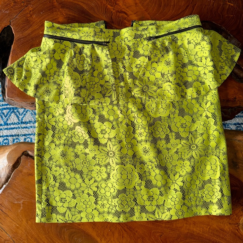neon lace peplum skirt - size 8